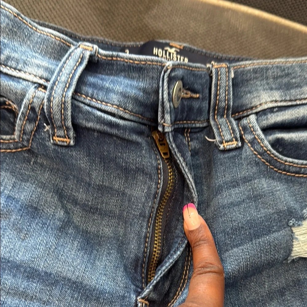 Hollister California High-Rise 3” Blue Jean Shorts Distressed‎
